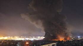 مراسلة RT: غارات إسرائيلية عنيفة على محيط مطار بيروت والضاحية الجنوبية (فيديوهات)
