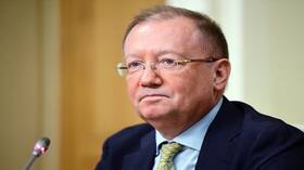 ياكوفينكو: الدبلوماسيون الأجانب يثقون في موت الدولار كعملة احتياطية