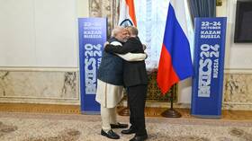 موقف طريف بين بوتين ومودي "لا يحتاج لترجمة" (فيديو)