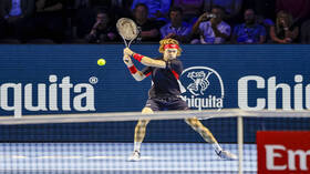 نجم التنس الروسي: "كدت أن أفقد خصيتي"!