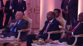 ضيوف قمة "بريكس" يستمتعون بحفل موسيقي قبيل انطلاق القمة في قازان