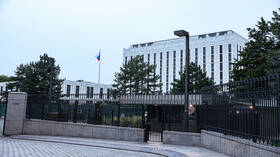 السفارة الروسية بواشنطن تدين قرار استخدام الأصول الروسية لمساعدة أوكرانيا