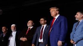 ترامب يحاول استمالة الناخبين المسلمين من خلال مهاجمة ابنة ديك تشيني