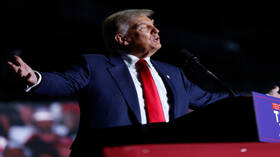 ترامب يعد بكشف "سر صغير" إن فاز بالانتخابات