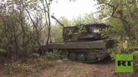 مدفعية قوات "الجنوب" الروسية تدمر تدمر تحصينات قوات كييف