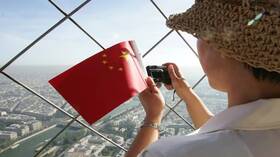 يأكلون بشهية كبيرة ولا يسمنون.. سر مدهش ببساطته!