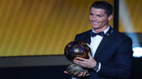 لماذا باع رونالدو إحدى كراته الذهبية لأغنى رجل في إسرائيل؟