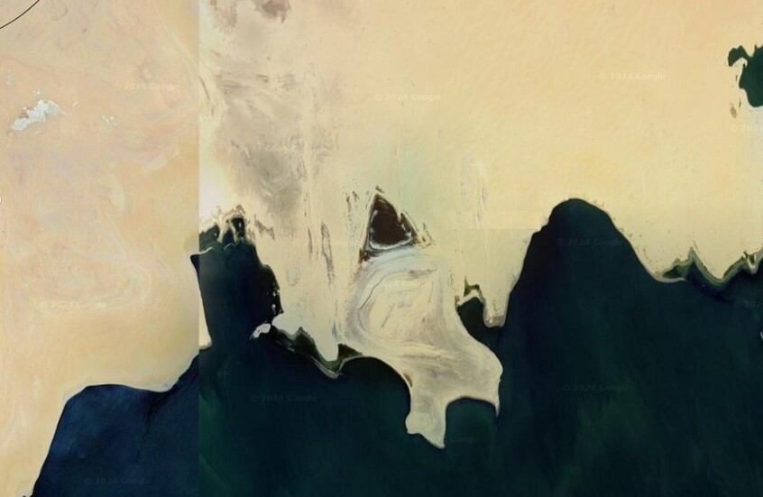 أشياء غريبة مجهولة.. ظهور "عين العناية الإلهية" في الفيوم بمصر (فيديو)