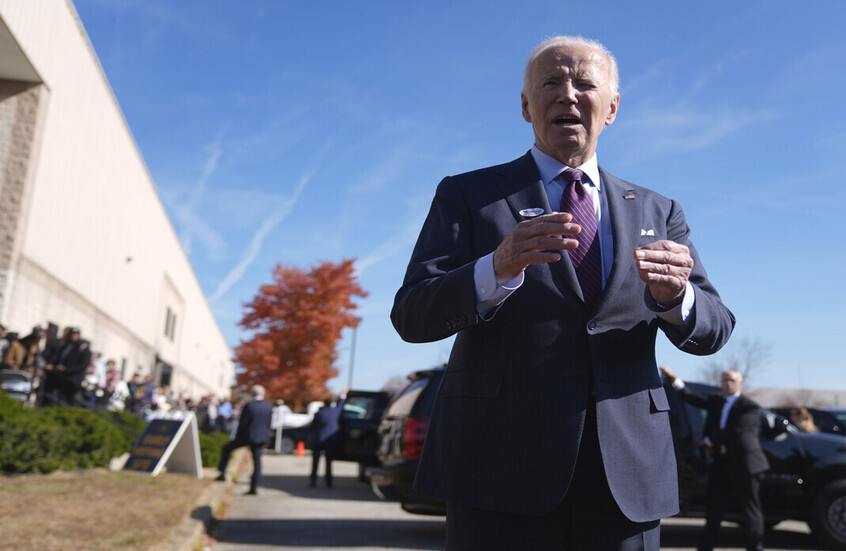 بايدن في مأزق.. مطالبات بنشر حديثه عن "الحثالة" علنا