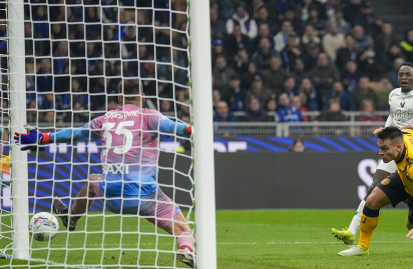 إنتر يعبر فينيتسيا ويشدد الخناق على نابولي