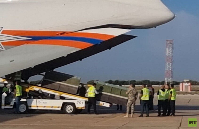 وصول طائرة روسية محملة بمساعدات طبية إلى بيروت (فيديو)