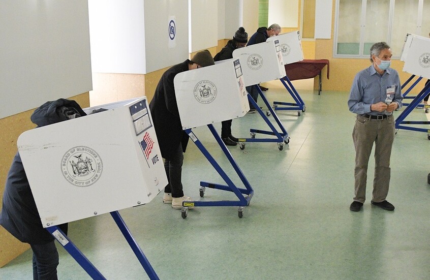 مكاتب المراهنات تؤكد ارتفاع فرص فوز ترامب  