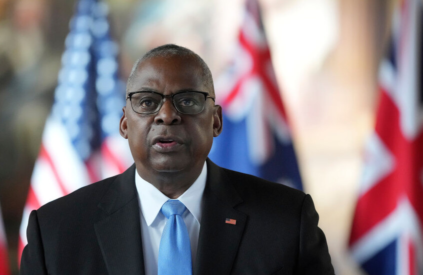 أوستن يجري أول اتصال مع وزير الدفاع الإسرائيلي الجديد