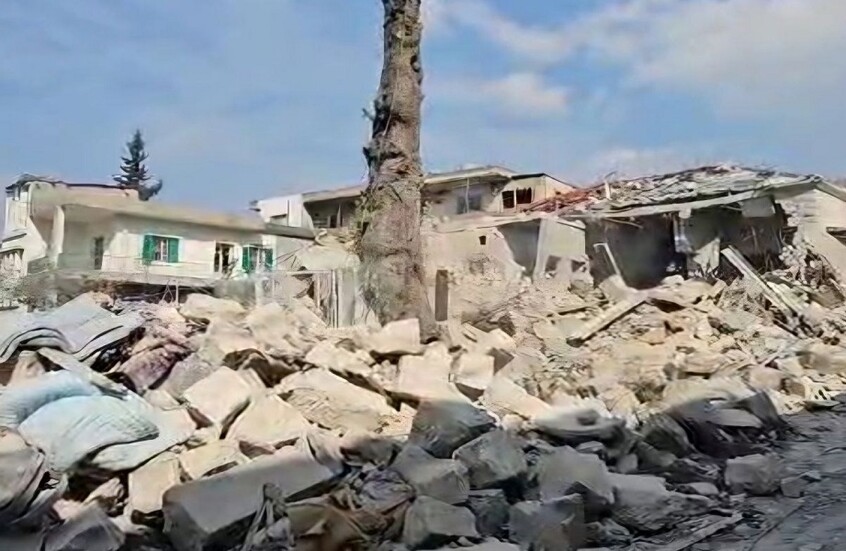 بيوت تراثية تحت ضربات الطيران الإسرائيلي بأحد أحياء النبطية في جنوب لبنان