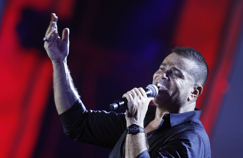 مصر.. الشاب المصفوع من قبل عمرو دياب يعلق على قرار إحالة "الهضبة" إلى المحاكمة العاجلة