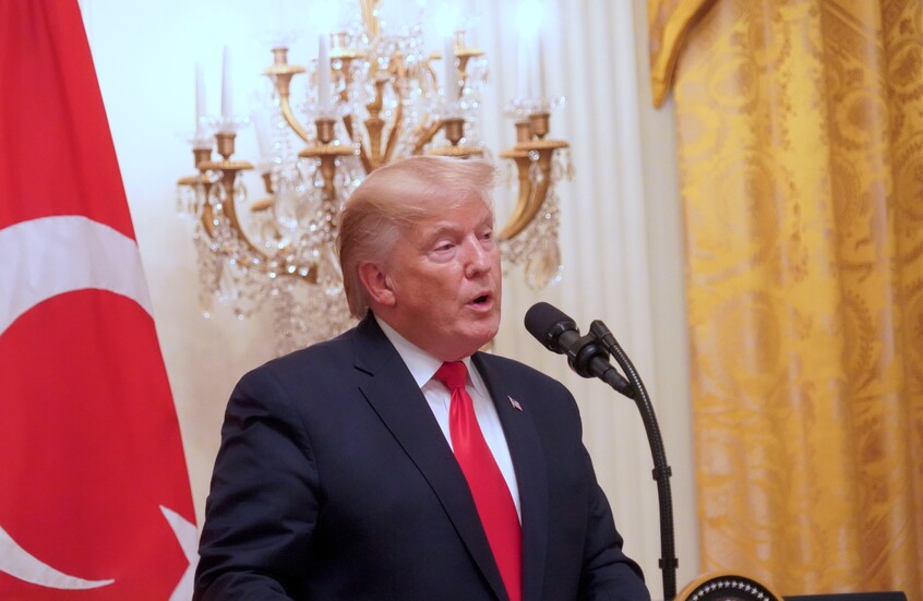 وزير الدفاع التركي: أعتقد أن ترامب سيسحب القوات الأمريكية من سوريا