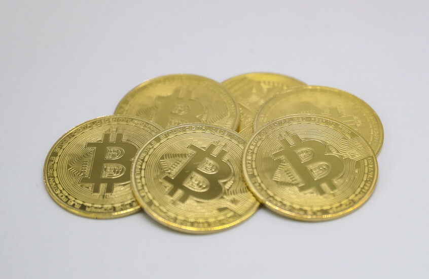 انخفاض قيمة عملة "البيتكوين"