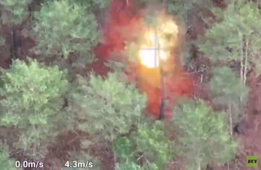 تدمير معدات عسكرية أوكرانية مخفية في غابة