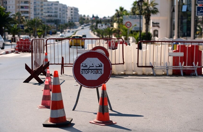 بعد مناقشات دبلوماسية رفيعة.. طالب فرنسي محتجز في تونس بتهمة تعريض الأمن القومي للخطر يعود إلى باريس