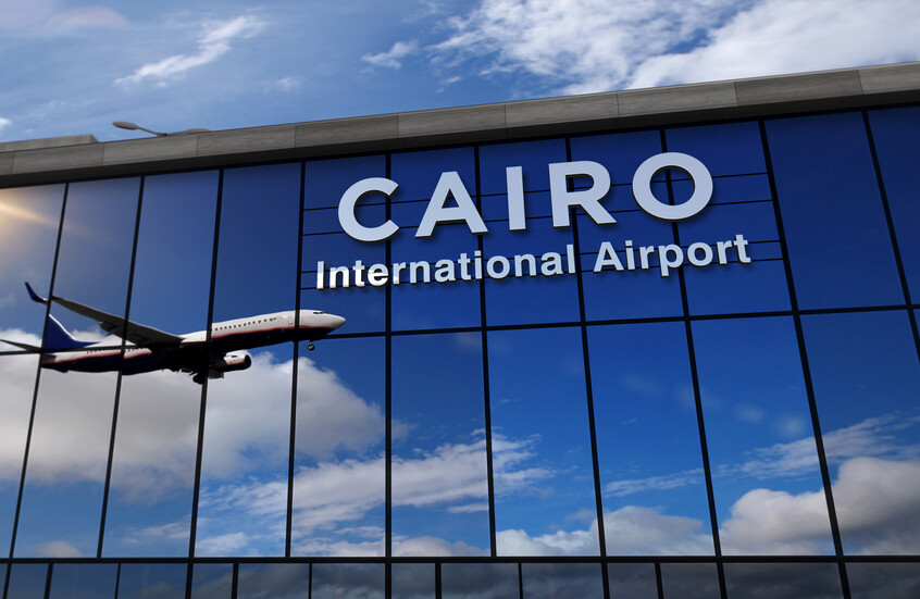 مصر.. إحباط تهريب 45 هاتف "آيفون" بحوزة دبلوماسية في مطار القاهرة الدولي (صورة)