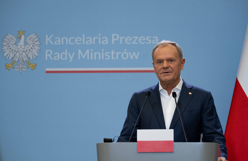 توسك ينتقد من يسعون لإجراء اتصالات مع بوتين ويعتبر الأسابيع القادمة "حاسمة"