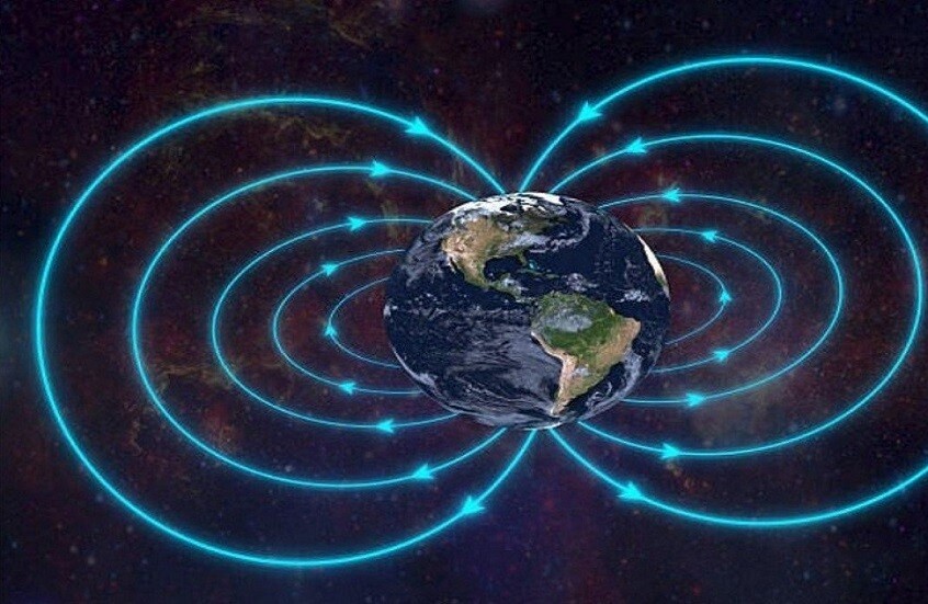 تباطؤ حركة القطب المغناطسي الشمالي نحو روسيا