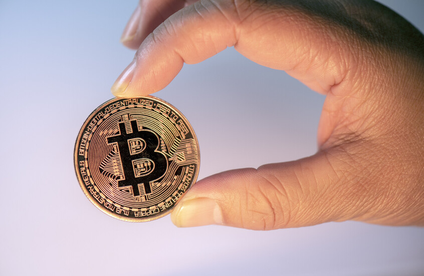 ارتفاع عملة "البيتكوين" بعد خسائر