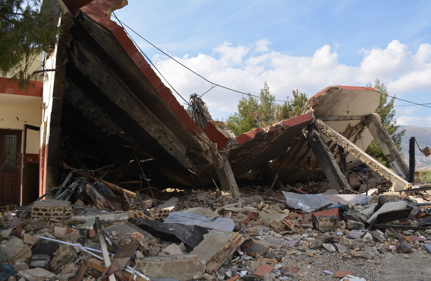 مراسلنا: مقتل لبنانيين اثنين بغارة إسرائيلية على مبنى شركة المياه في صور جنوب لبنان