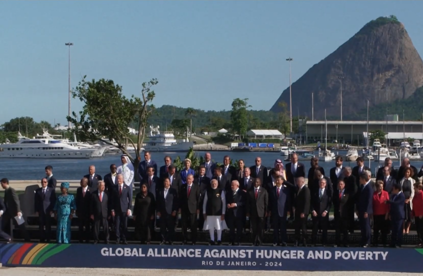 التقاط صورة تذكارية لزعماء وقادة دول مجموعة العشرين في ريو دي جانيرو