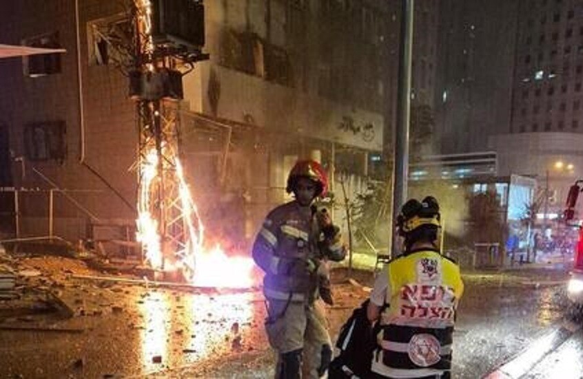 تضارب في روايتي الجيش والشرطة الإسرائيلية حول صاروخ من لبنان ضرب تل أبيب