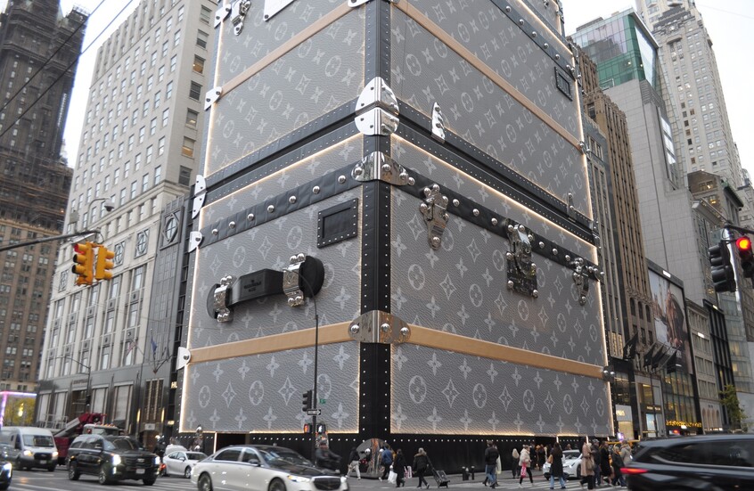 شارع أوروبي يسرق الأضواء من جادة مانهاتن الخامسة