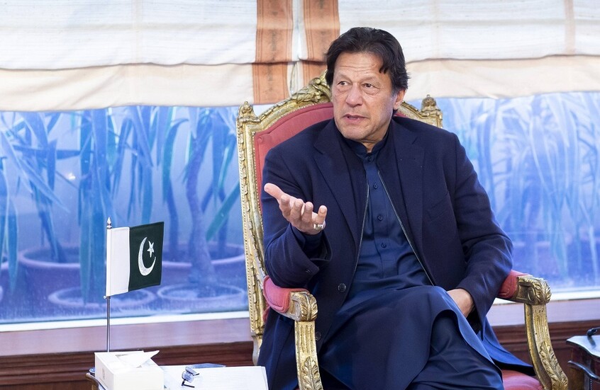 الإفراج بكفالة عن رئيس وزراء باكستان السابق في قضية فساد مع استمرار سجنه على ذمة قضايا أخرى