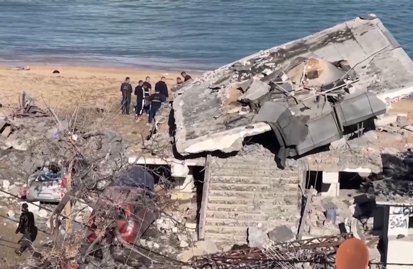 أضرار جسيمة بمركز للجيش اللبناني جراء غارة إسرائيلية أسفرت عن مقتل 3 جنود