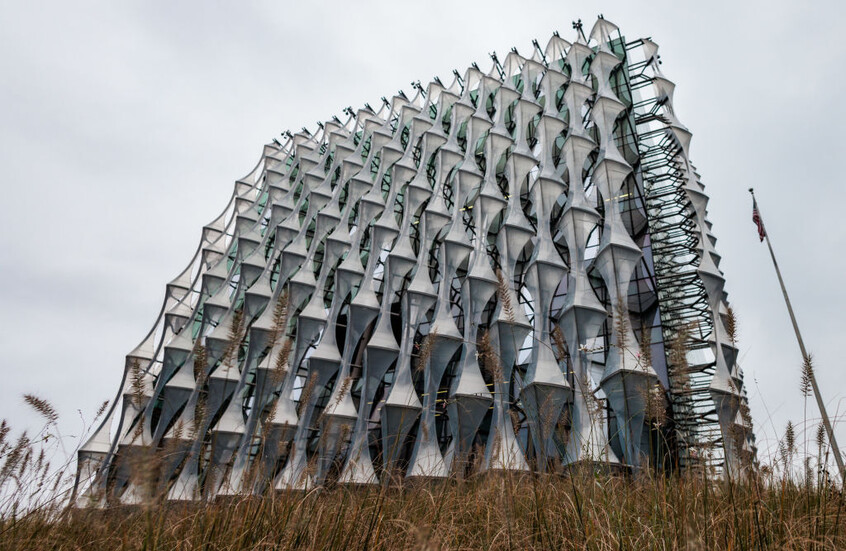 فرض طوق أمني حول السفارة الأمريكية في لندن والشرطة تنفذ تفجيرا 