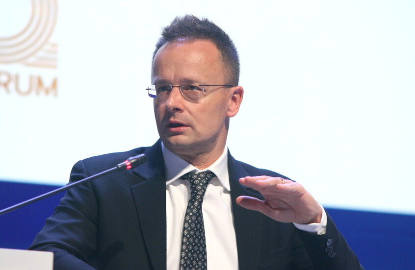 سيارتو يتهم الولايات المتحدة بمحاولة تعريض إمدادات الطاقة في أوروبا للخطر