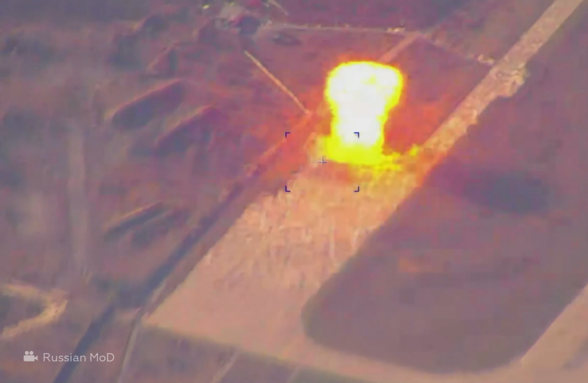 شاهد.. صاروخ "إسكندر" الروسي يدمر مقاتلة أوكرانية في مطارها