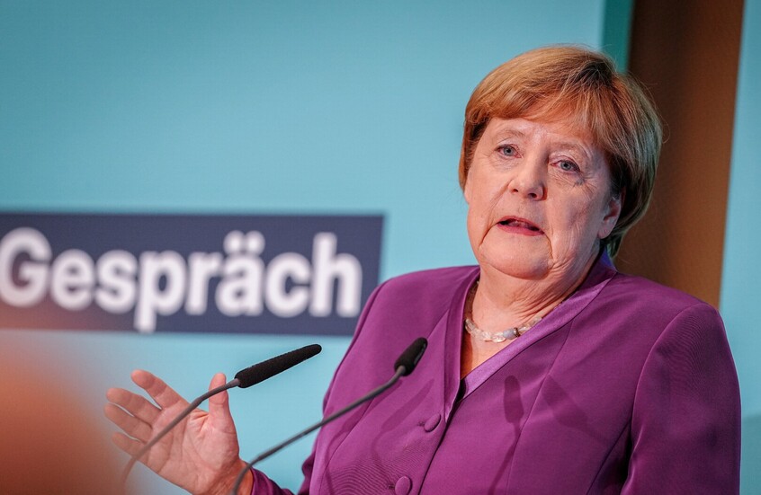 ميركل: سيتعين على أوكرانيا والغرب التحاور مع روسيا