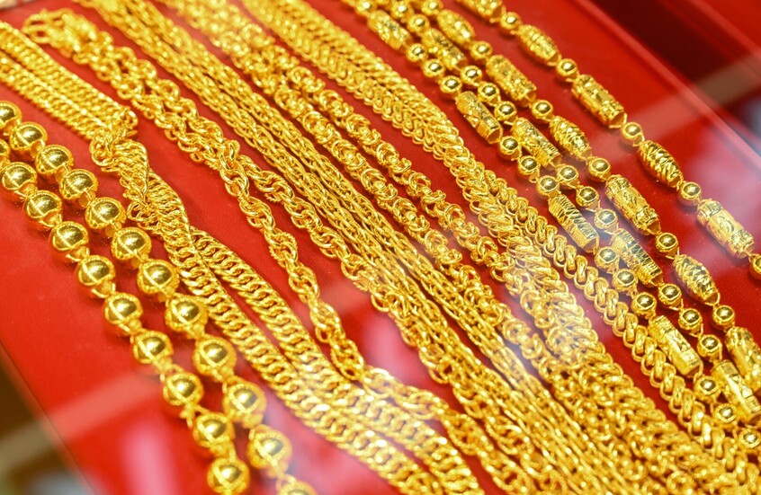 انخفاض أسعار الذهب بعد سلسلة مكاسب