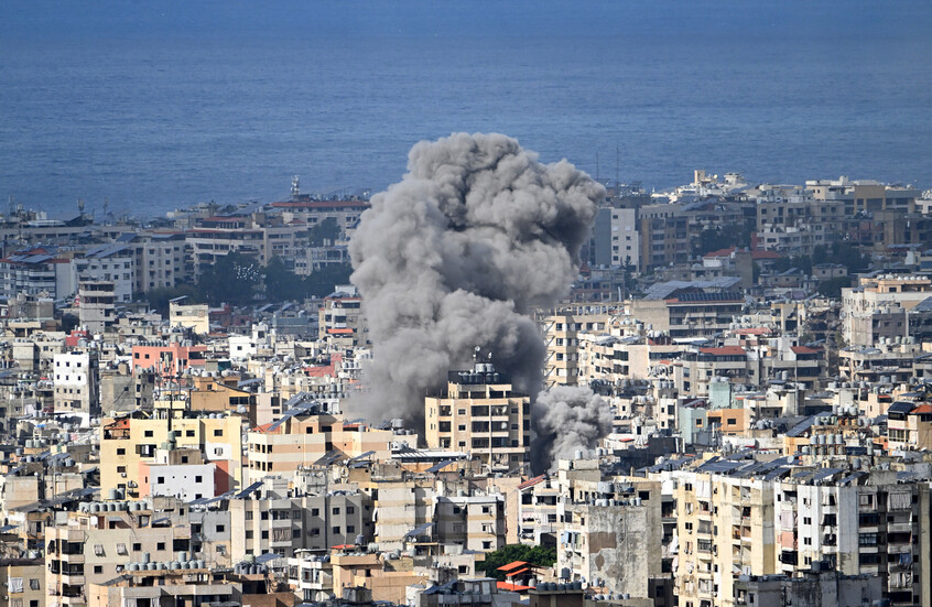 مشاهد توثق الغارات الإسرائيلية على عدة مناطق في ضاحية بيروت الجنوبية وآثارها (فيديوهات)