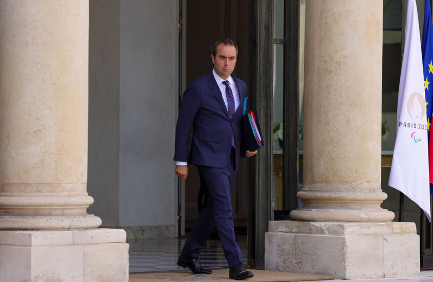 وزير الدفاع الفرنسي يؤكد عزم بلاده على تزويد كييف بصواريخ مضادة للطائرات