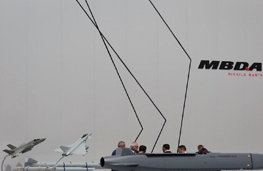 "بلومبرغ": وصول أول دفعة من صواريخ "ستورم شادو" إلى كييف في عهد ستارمر