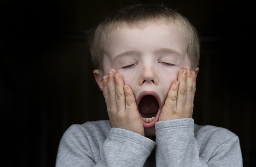 علاج مبتكر للتخلص من رائحة الفم الكريهة لدى الأطفال