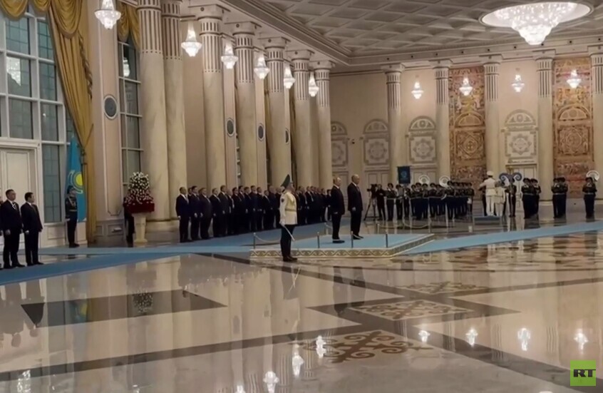 الرئيس بوتين يصل إلى كازاخستان