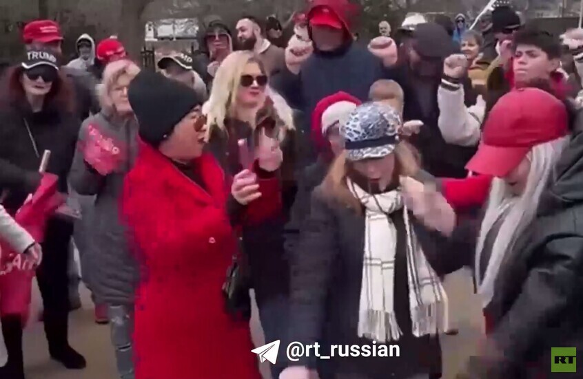 نيويورك.. مئات من مؤيدي ترامب يؤدون رقصته الشهيرة