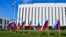 السفارة الروسية في واشنطن تعلق على اتهامات جديدة بالتدخل في الانتخابات الأمريكية