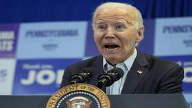 "يريد أن يلمس مؤخرتي!".. ماسك يرد على تصريح "غريب" جديد لبايدن