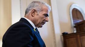 يائير لابيد: نتنياهو يرسل الجنود إلى المعركة ويبيع دماءهم رخيصة (فيديو)