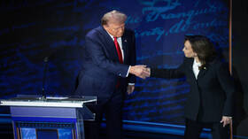 أنثى فرس النهر "مو دينغ" تتنبأ بالفائز في انتخابات الرئاسة الأمريكية (فيديو)