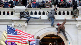 سياسي روسي: الولايات المتحدة أقرب من أي وقت مضى إلى حرب أهلية