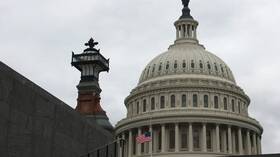 "إي بي سي نيوز": من المرجح فوز الجمهوريين بأغلبية مقاعد مجلس الشيوخ الأمريكي